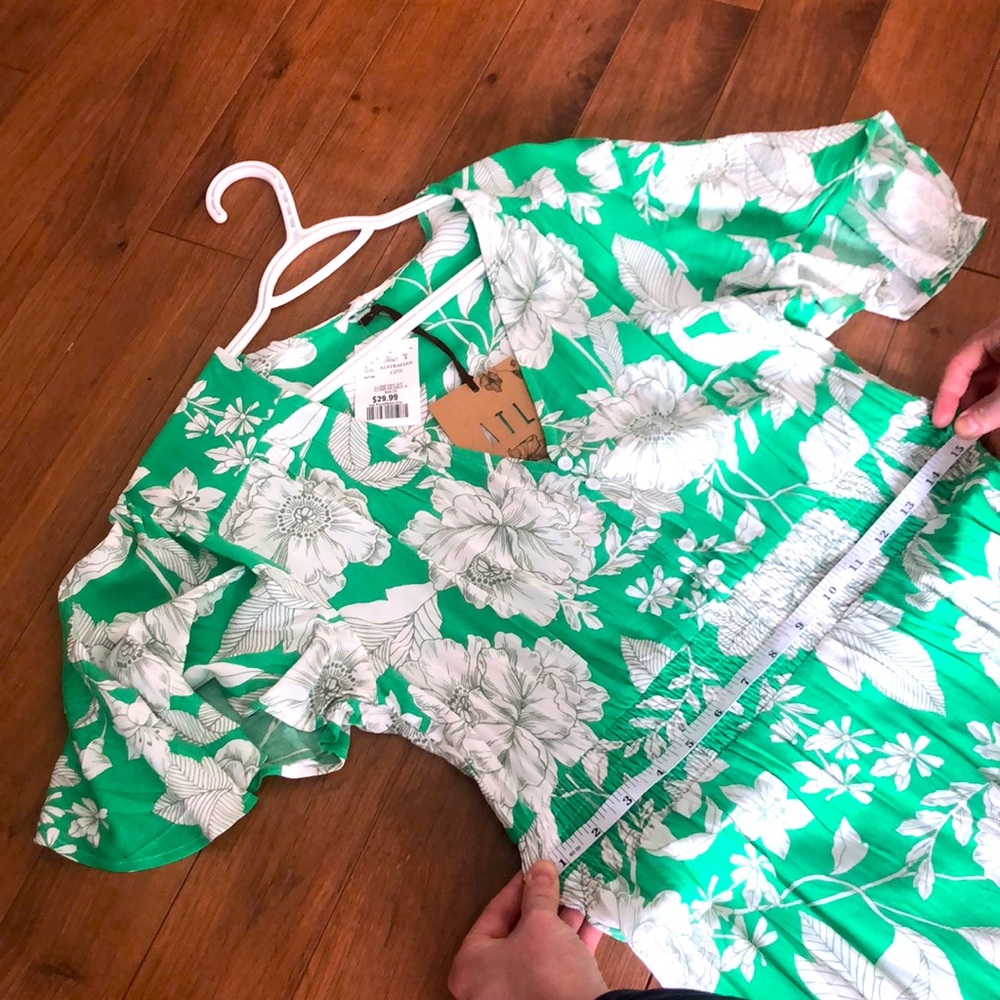 Gorgeous flowy green & white dress- size M - Picture 5 of 8